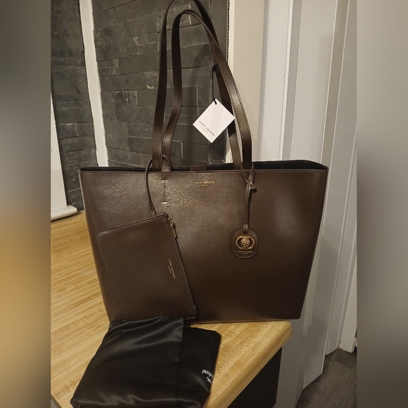 Kurt Geiger Handbags - Kurt Geiger NWT Chocolate Brown Tote & Matching Wristlet With Dustbag